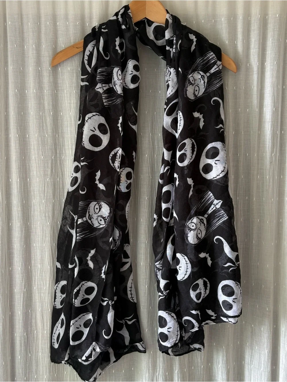 Disney The Nightmare Before Christmas Black & White Scarf